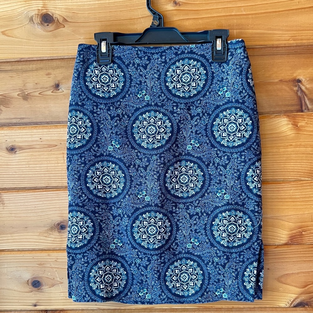 Ann Taylor Loft Navy Medallion Skirt 00P